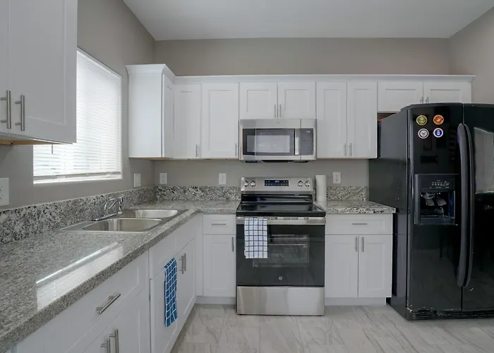 Holiday home Townhome 1 Mi To Midtown & Botanical Gardens! *