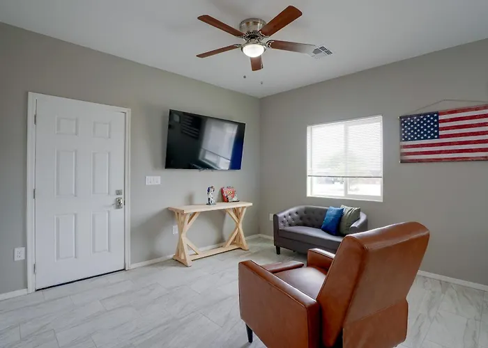 Townhome 1 Mi To Midtown & Botanical Gardens!