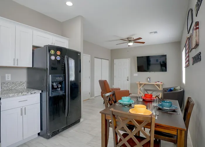 Townhome 1 Mi To Midtown & Botanical Gardens! *