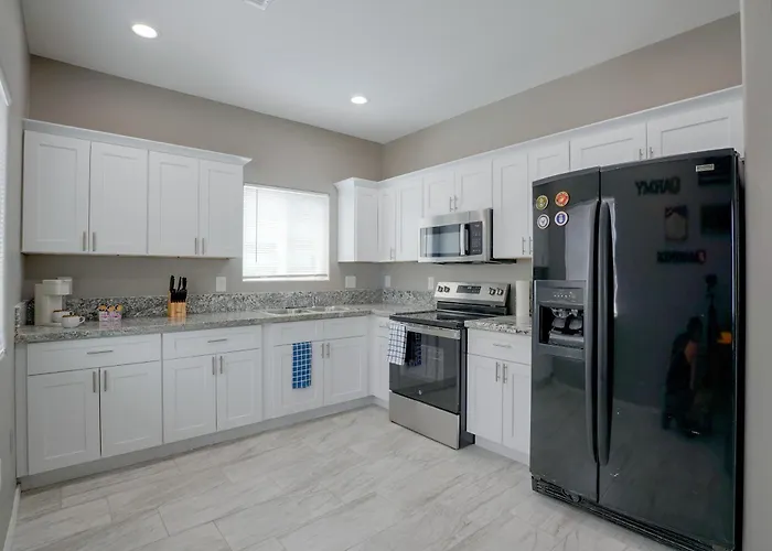 Holiday home Townhome 1 Mi To Midtown & Botanical Gardens! *