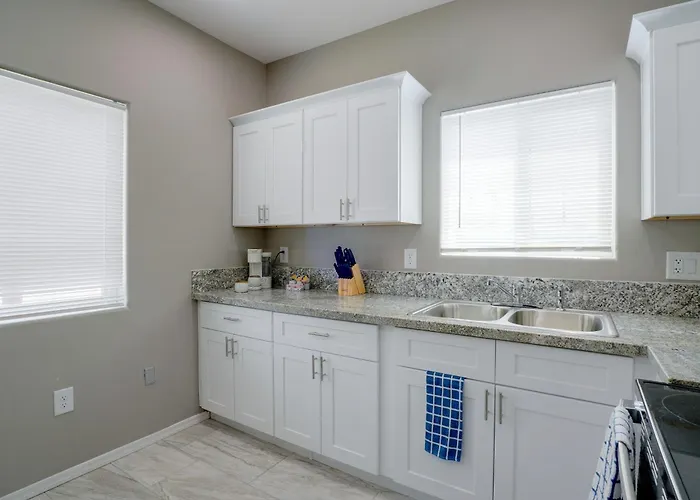 Townhome 1 Mi To Midtown & Botanical Gardens! Holiday home *
