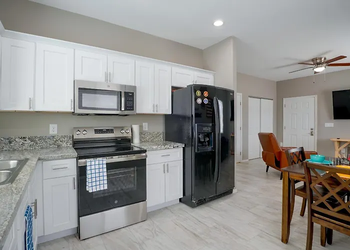 Townhome 1 Mi To Midtown & Botanical Gardens! *