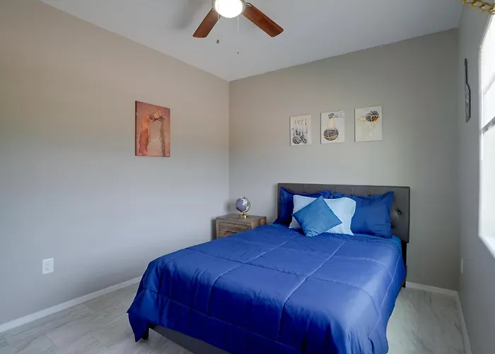 Townhome 1 Mi To Midtown & Botanical Gardens! Holiday home *