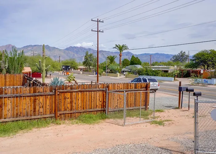 Townhome 1 Mi To Midtown & Botanical Gardens! Holiday home Tucson